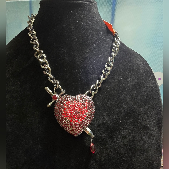 Betsey Johnson Heart Dagger Pendant Necklace! NWT! - Picture 5 of 16